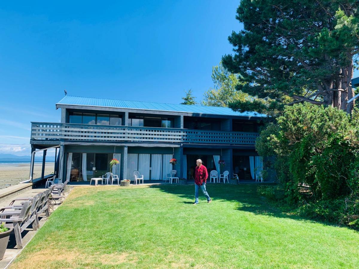 Sand Pebbles Inn Qualicum Beach Exterior foto